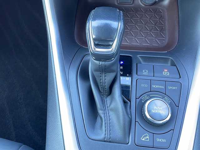 トヨタ ＲＡＶ４ G Zパッケージ 山口県 2019(令1)年 3.8万km ホワイトパールクリスタルシャイン 社外９インチナビ/（AM/FM/CD/DVD/Bluetooth）/フルセグＴＶ　/ブラインドスポットモニター　/TRDマッドガード/バックモニター/トヨタセーフティセンス/・プリクラッシュセーフティ/・レーダークルーズコントロール/・レーンデパーチャーアラート/・オートマチックハイビーム　/前席シートヒーター　/デジタルインナーミラー　/パワーバックドア　/パワーシート　/ドライブレコーダー　/ＥＴＣ　/ＬＥＤヘッドライト/コーナーセンサー/純正19インチAW