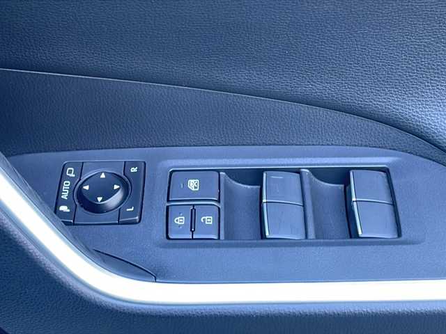 トヨタ ＲＡＶ４ G Zパッケージ 山口県 2019(令1)年 3.8万km ホワイトパールクリスタルシャイン 社外９インチナビ/（AM/FM/CD/DVD/Bluetooth）/フルセグＴＶ　/ブラインドスポットモニター　/TRDマッドガード/バックモニター/トヨタセーフティセンス/・プリクラッシュセーフティ/・レーダークルーズコントロール/・レーンデパーチャーアラート/・オートマチックハイビーム　/前席シートヒーター　/デジタルインナーミラー　/パワーバックドア　/パワーシート　/ドライブレコーダー　/ＥＴＣ　/ＬＥＤヘッドライト/コーナーセンサー/純正19インチAW