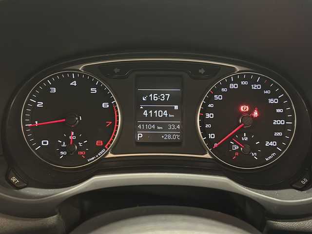 アウディ Ａ１ SB ミッドナイトリミテッド 新潟県 2018(平30)年 4.2万km ミサノレッドパールエフェクト 375台限定車”ミッドナイトリミテッド”/-Sラインエクステリア/-専用ブラックスタイリングパッケージ/-17インチアルミホイール/-ロゴデカール/-ナビキセノンプラスパッケージ/ -SSDナビゲーション/ -CD/DVD/MSV/FM/AM/ -バイキセノンヘッドライト/ -自動ヘッドライトレンジコントロール/ -ヘッドライトウォッシャー/ -リヤLEDコンビネーションランプ/-コンビニエンスパッケージ/ -アドバンストキー/ -アウディパーキングシステム/ -オートマチックエアコンディショナー/ -シートヒーター/ -センターアームレスト/-コントラストルーフ(ブリリアントブラック)/-エアコン吹き出し口カラードスリーブ/-フロントフォグライト/ワンオーナー/ETC/アイドリングストップ