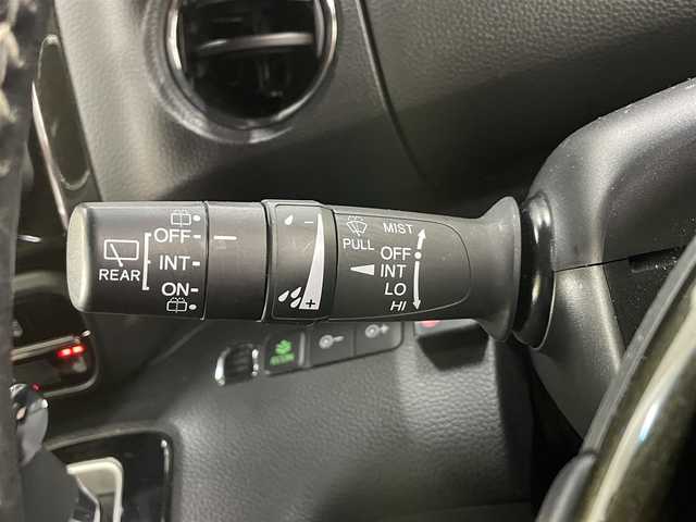 ホンダ Ｎ ＢＯＸ カスタム G L ターボ ホンダセンシング 佐賀県 2019(令1)年 6.4万km プラチナホワイトパール 衝突被害軽減ブレーキ/路外逸脱抑制機能/レーンキープアシスト/先行車発進お知らせ機能/標識認識機能/純正7インチナビ/CD/DVD/SD/Bluetooth/USB/フルセグTV/バックカメラ/革巻きステアリング/アダプティブクルーズコントロール/ステアリングスイッチ/パドルシフト/両側電動スライドドア/シートヒーター/ビルトインETC/前方ドライブレコーダー/USB充電/純正15インチアルミホイール/フロアマット