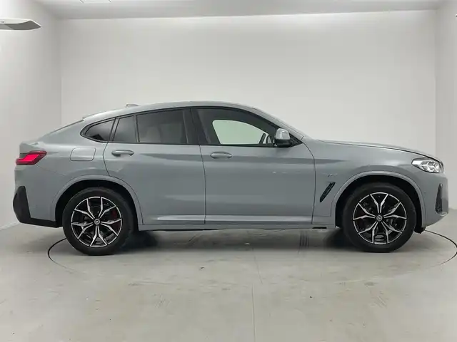 ＢＭＷ Ｘ４ xDrive 20d Mスポーツ 愛知県 2021(令3)年 5.3万km グレーⅡ サンルーフ/ブラックグリル（純正車載有）/ハンドルヒーター/３６０度ドラレコ/純正ナビ/全方位カメラ/後席シートヒーター/前純正１９インチＡＷ/オートクルーズコントロール/ETC/置くだけ充電/パワーソシート