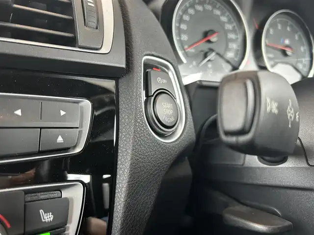 ＢＭＷ Ｍ２ 茨城県 2016(平28)年 3.1万km ロングビーチブルーメタリック コンフォートA/純正HDDナビ/Bカメラ/ミラー一体型ETC/ドラレコ/黒革シート/パワーシート/シートヒーター/クルコン/LKA/純正19インチAW/スマートキー/プッシュスタート