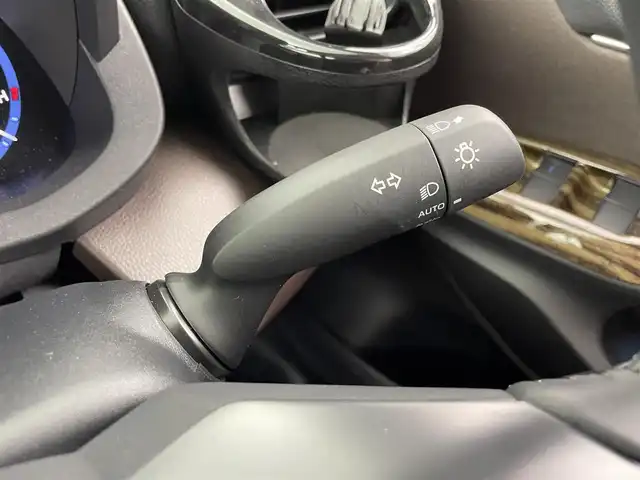 トヨタ ヤリスクロス ハイブリッド Z 福井県 2022(令4)年 1.2万km ホワイトパールクリスタルシャイン 純正ディスプレイオーディオ　/ナビ　ＢＴ　ＵＳＢ　Ｍｉｒａｃａｓｔ　/アラウンドビューモニター　/ビルトインＥＴＣ　/アダプティブクルーズコントロール　/トヨタセーフティセンス　/前後ドラレコ　/パワーバックドア/レーンキープアシスト/ブラインドスポットモニター/前席シートヒーター/オートライト/アダプティブフロントライティングシステム