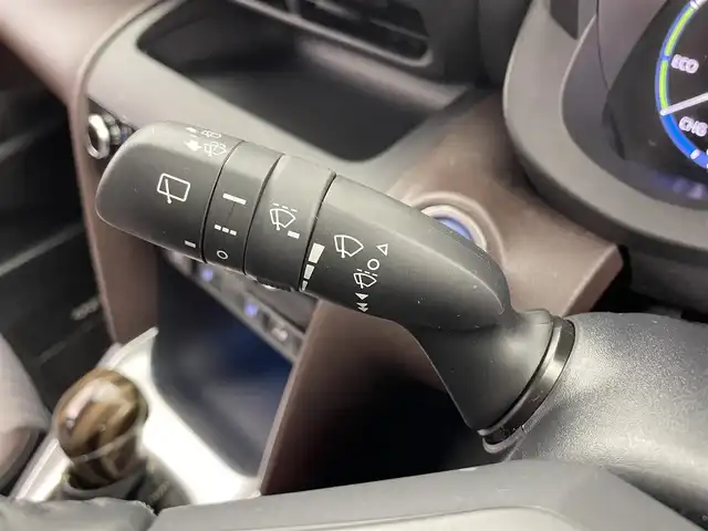 トヨタ ヤリスクロス ハイブリッド Z 福井県 2022(令4)年 1.2万km ホワイトパールクリスタルシャイン 純正ディスプレイオーディオ　/ナビ　ＢＴ　ＵＳＢ　Ｍｉｒａｃａｓｔ　/アラウンドビューモニター　/ビルトインＥＴＣ　/アダプティブクルーズコントロール　/トヨタセーフティセンス　/前後ドラレコ　/パワーバックドア/レーンキープアシスト/ブラインドスポットモニター/前席シートヒーター/オートライト/アダプティブフロントライティングシステム