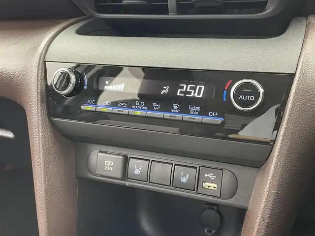 トヨタ ヤリスクロス ハイブリッド Z 福井県 2022(令4)年 1.2万km ホワイトパールクリスタルシャイン 純正ディスプレイオーディオ　/ナビ　ＢＴ　ＵＳＢ　Ｍｉｒａｃａｓｔ　/アラウンドビューモニター　/ビルトインＥＴＣ　/アダプティブクルーズコントロール　/トヨタセーフティセンス　/前後ドラレコ　/パワーバックドア/レーンキープアシスト/ブラインドスポットモニター/前席シートヒーター/オートライト/アダプティブフロントライティングシステム
