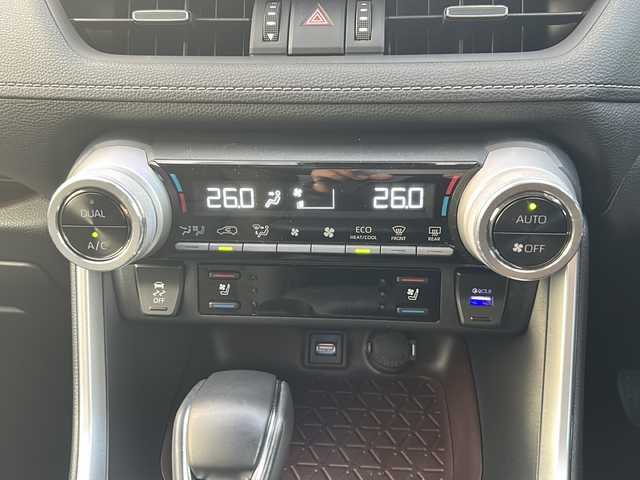 トヨタ ＲＡＶ４ ハイブリットG 宮崎県 2022(令4)年 1.8万km アティチュードブラックマイカ 社外SDナビ【MDV-M908HDL】（TV/CD/DVD/HDMI/Bluetooth）/フルセグTV/バックカメラ/レーダークルーズコントロール/ETC/ステアリングリモコン/パワーバックドア/ステアリングヒーター/前席シートヒーター/運転席パワーシート/電動格納ミラー/プッシュスタート・スマートキー/衝突被害軽減ブレーキ/ブラインドスポットモニター