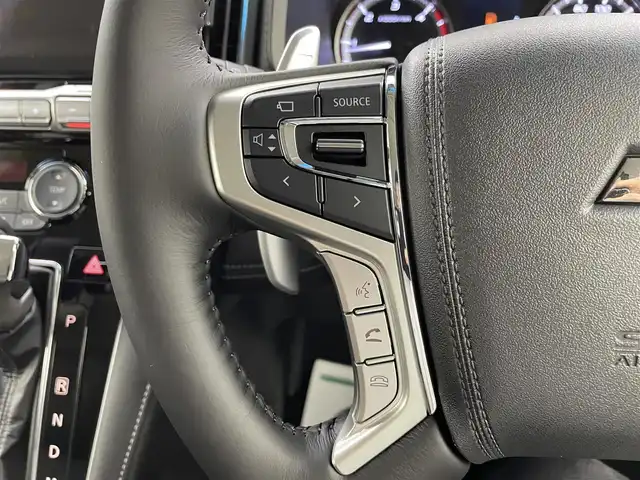 三菱 デリカＤ：５ シャモニー 福井県 2025(令7)年 0.1万km未満 白Ⅱ 4WD/e-Assist/オリジナルナビ取付パッケージ＋リアモニター取付パッケージ/D:5専用11型アルパインナビゲーション(EX11NX)/（フルセグTV/CD/DVD/Bluetooth/AM/FM)/バックカメラ/衝突軽減システム/レーダークルーズコントロール/両側パワースライドドア/パワーバックドア/パドルシフト/シートヒーター/ハンドルヒーター/ハーフレザーシート/ 電動パーキングブレーキ/ブレーキホールド/純正１８インチアルミホイール