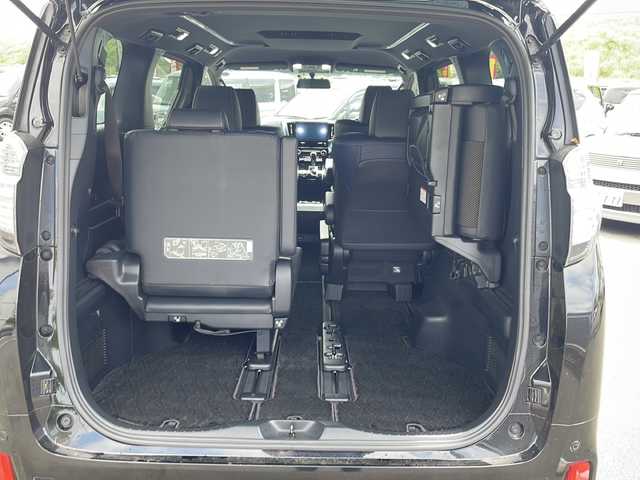 トヨタ ヴェルファイア 2.5Z Aエディデョン ゴールデンアイズ 青森県 2017(平29)年 10.8万km 黒 ・4WD/・純正ディスプレイオーディオ（T-connectoナビ）/・フルセグTV/・BT接続/・バックカメラ/・両側パワースライドドア/・パワーバックドア/・社外デジタルインナーミラー/・プリクラッシュ（衝突被害軽減ブレーキ）/・クルーズコントロール/・オートマチックハイビーム/・LEDオートヘッドライト/・フロントフォグライト/・電動パーキングブレーキ/・ブレーキホールド/・ステアリングスイッチ/・フロントガラスデアイサー/・スマートキー/・ビルトインETC/・クルーズコントロール/・純正18インチAW（235/50R18　22年製造）/・取扱説明書/・スペアキー×2　/・純正エンジンスターターキー