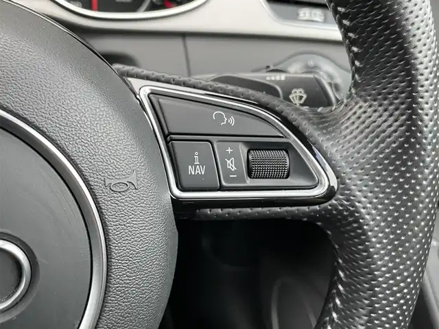 アウディ Ａ４ 2.0TFSIスポーツ S ライン PKG 石川県 2015(平27)年 4.6万km パール 衝突軽減ブレーキ/アダプティブクルーズコントロール/サイドアシスト/ブラインドスポットモニター/純正HDDナビ/フルセグＴＶ/CD/DVD/バックカメラ/クリアランスソナー/電動格納ミラー/シートヒーター(前席)/パワーシート(前席)/オートライト/HIDヘッドライト/フォグランプ(フロント)/ドライブレコーダー(フロント)/パドルシフト/キーレスエントリー/ETC