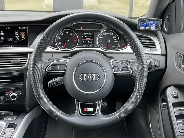 アウディ Ａ４ 2.0TFSIスポーツ S ライン PKG 石川県 2015(平27)年 4.6万km パール 衝突軽減ブレーキ/アダプティブクルーズコントロール/サイドアシスト/ブラインドスポットモニター/純正HDDナビ/フルセグＴＶ/CD/DVD/バックカメラ/クリアランスソナー/電動格納ミラー/シートヒーター(前席)/パワーシート(前席)/オートライト/HIDヘッドライト/フォグランプ(フロント)/ドライブレコーダー(フロント)/パドルシフト/キーレスエントリー/ETC