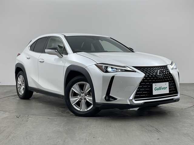 レクサス ＵＸ 200 バージョンC 兵庫県 2019(平31)年 4.3万km ソニッククォーツ ・純正ナビ&TV&BT&CD&DVD&SD&TV&Miracast/・バックカメラ/・LEXUSsafety/・PCS（プリクラッシュセーフティ）/・LTA（レーントレーシングアシスト）/・AHS（アダプティブハイビームシステム）/・AHB（オートマチックハイビーム）/・RSA（ロードサインアシスト）/・レーダークルーズコントロール（全車速追従機能付き）/・先行車発進告知機能/・ドライバー異常時対応システム/・クリアナンスソナー/・レザーシート/・パワーシート/・シートヒーター/・メモリシート/・ステアリングヒーター/・ドライブレコーダー/・ビルトインETC2.0/・純正17インチアルミホイール/・純正フロアマット/・スペアキー/・カードキー