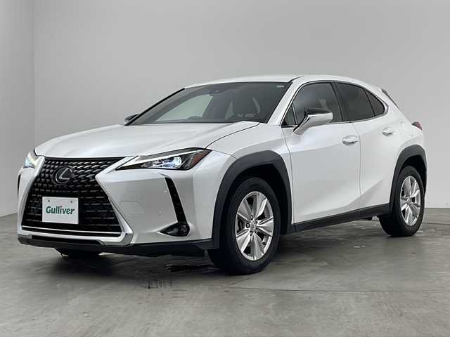 レクサス ＵＸ 200 バージョンC 兵庫県 2019(平31)年 4.3万km ソニッククォーツ ・純正ナビ&TV&BT&CD&DVD&SD&TV&Miracast/・バックカメラ/・LEXUSsafety/・PCS（プリクラッシュセーフティ）/・LTA（レーントレーシングアシスト）/・AHS（アダプティブハイビームシステム）/・AHB（オートマチックハイビーム）/・RSA（ロードサインアシスト）/・レーダークルーズコントロール（全車速追従機能付き）/・先行車発進告知機能/・ドライバー異常時対応システム/・クリアナンスソナー/・レザーシート/・パワーシート/・シートヒーター/・メモリシート/・ステアリングヒーター/・ドライブレコーダー/・ビルトインETC2.0/・純正17インチアルミホイール/・純正フロアマット/・スペアキー/・カードキー