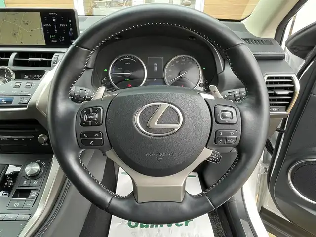 レクサス ＮＸ 300h Iパッケージ 宮崎県 2018(平30)年 6.4万km ソニッククォーツ ETC2.0/Bluetooth接続/USB入力端子/フルセグテレビ/全周囲カメラ/ドライブレコーダー/電動リアゲート/パワーシート/シートヒーター/レーンアシスト/オートマチックハイビーム/コーナーセンサー/衝突被害軽減システム/純正アルミホイール/クルーズコントロール