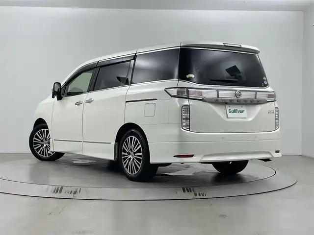 日産 エルグランド 250ハイウェイスターS 埼玉県 2020(令2)年 6.4万km ブリリアントホワイトパール 両側パワースライドドア/純正メモリナビ(MM519D-L)/フリップダウンモニター/クルーズコントロール/バックカメラ/ドライブレコーダー/ETC/ハーフレザーシート/オットマン/純正18インチAW/プッシュスタート/スマートキー/スペアキー