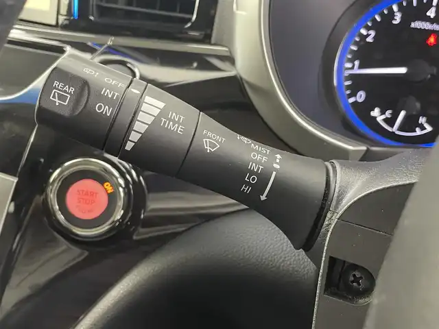 日産 エルグランド 250ハイウェイスターS 埼玉県 2020(令2)年 6.4万km ブリリアントホワイトパール 両側パワースライドドア/純正メモリナビ(MM519D-L)/フリップダウンモニター/クルーズコントロール/バックカメラ/ドライブレコーダー/ETC/ハーフレザーシート/オットマン/純正18インチAW/プッシュスタート/スマートキー/スペアキー