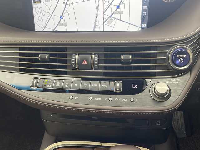 レクサス ＬＳ 500h Iパッケージ 宮城県 2018(平30)年 2.8万km ソニッククォーツ 純正ナビ/フルセグ/Bluetooth接続/ビルドインETC2.0/革巻きステアリング/シフトノブ/サンルーフ/純正アルミホイール/MTモード付AT/パドルシフト/全方位カメラ/電子制御エアサスペンション/ドライブレコーダー/レーダー探知機/D/N席メモリ付きパワーシート/オートライト/LED/BMS/追い越し禁止告知/レーンチェンジアシスト/緊急停車支援/カーブ速度制御/ITS connect/RSA