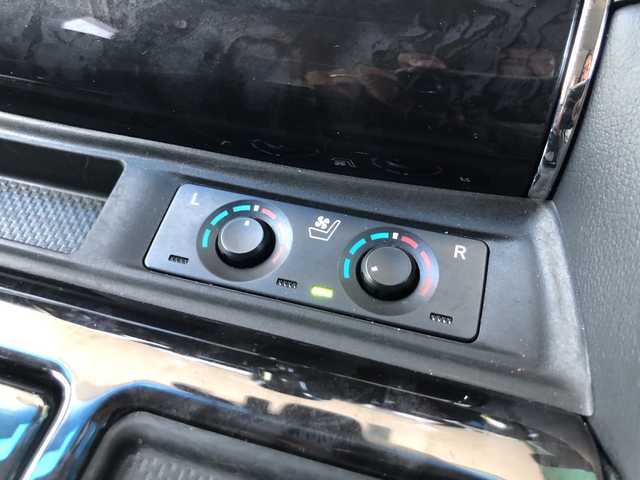 トヨタ アルファード S Cパッケージ 愛媛県 2020(令2)年 7.6万km ホワイトパールクリスタルシャイン ７人乗り/純正ナビ/・TV/・Bluetooth/・FM/AM/・USB/・Miracast/純正フリップダウンモニター/サンルーフ/三眼LEDライト/ETC/ステアヒーター/トヨタセーフティーセンス/パワーバックドア/両側パワースライドドア/デジタルインナーミラー/シートヒーター/ベンチレーションシート/前後ドライブレコーダー/スペアキー/純正フロアマット