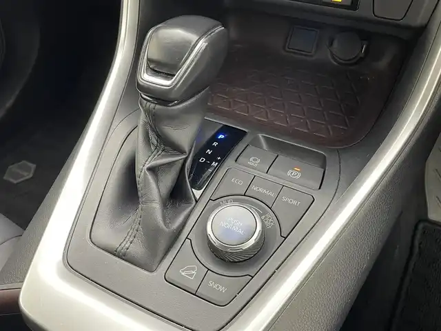 トヨタ ＲＡＶ４ G Zパッケージ 茨城県 2020(令2)年 3万km ホワイトパールクリスタルシャイン 純正9型ナビ/バックカメラ/フルセグ/衝突被害軽減ブレーキ/車線逸脱抑制装置/レーダークルーズコントロール/オートマチックハイビーム/クリアランスソナー/BSM/ETC/ドラレコ/シートヒーター/ステアリングヒーター/純正19インチAW/LEDヘッドライト/スマートキー