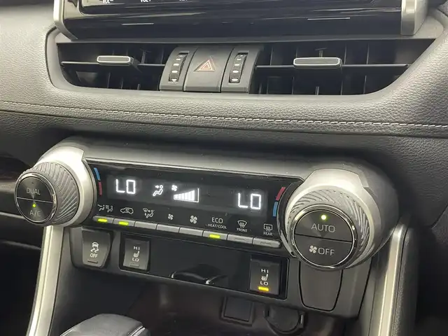 トヨタ ＲＡＶ４ G Zパッケージ 茨城県 2020(令2)年 3万km ホワイトパールクリスタルシャイン 純正9型ナビ/バックカメラ/フルセグ/衝突被害軽減ブレーキ/車線逸脱抑制装置/レーダークルーズコントロール/オートマチックハイビーム/クリアランスソナー/BSM/ETC/ドラレコ/シートヒーター/ステアリングヒーター/純正19インチAW/LEDヘッドライト/スマートキー