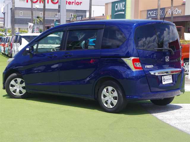ホンダ フリード G プレミアムエディション 千葉県 2016(平28)年 4.7万km コバルトブルーパール クルーズコントロール/両側パワースライドドア/純正SDナビ/【DVD/CD再生機能】/バックカメラ/ハーフレザーシート/ドライブレコーダー/ETC/HIDヘッドライト/ウインカーミラー/フロントコーナーセンサー/サイド/カーテンエアバッグ/スマートキー