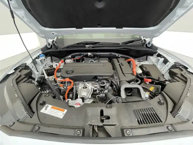 ホンダ ＺＲ－Ｖ ハイブリッド e:HEV Z 滋賀県 2023(令5)年 0.7万km プラチナホワイトパール 純正９インチナビ/(Bluetooth/フルセグTV/ラジオ)/ETC2.0/電動格納ミラー/純正前後ドライブレコーダー(SDなし)/全方位カメラ/クリアランスソナー/パワーバックドア/ワイヤレス充電/ステアリングリモコン/シートメモリー/シートヒーター(D/N)/LEDライト/プッシュスタート/純正１８インチアルミホイール
