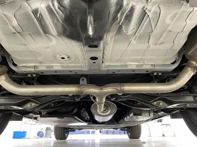 ホンダ ＺＲ－Ｖ ハイブリッド e:HEV Z 滋賀県 2023(令5)年 0.7万km プラチナホワイトパール 純正９インチナビ/(Bluetooth/フルセグTV/ラジオ)/ETC2.0/電動格納ミラー/純正前後ドライブレコーダー(SDなし)/全方位カメラ/クリアランスソナー/パワーバックドア/ワイヤレス充電/ステアリングリモコン/シートメモリー/シートヒーター(D/N)/LEDライト/プッシュスタート/純正１８インチアルミホイール