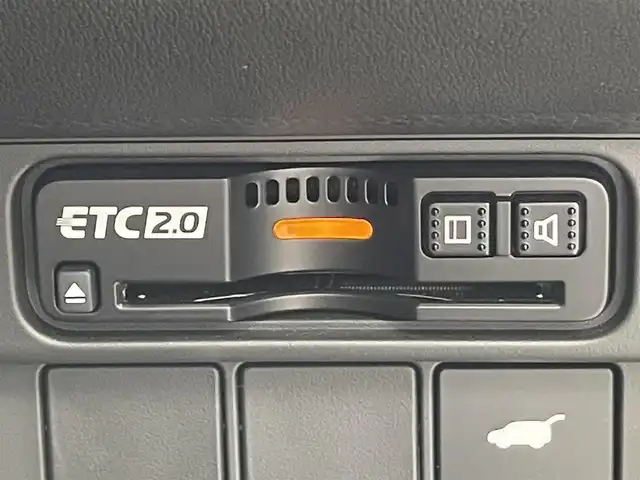 ホンダ ＺＲ－Ｖ ハイブリッド e:HEV Z 滋賀県 2023(令5)年 0.7万km プラチナホワイトパール 純正９インチナビ/(Bluetooth/フルセグTV/ラジオ)/ETC2.0/電動格納ミラー/純正前後ドライブレコーダー(SDなし)/全方位カメラ/クリアランスソナー/パワーバックドア/ワイヤレス充電/ステアリングリモコン/シートメモリー/シートヒーター(D/N)/LEDライト/プッシュスタート/純正１８インチアルミホイール