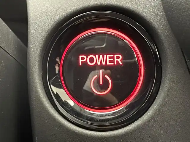 ホンダ ＺＲ－Ｖ ハイブリッド e:HEV Z 滋賀県 2023(令5)年 0.7万km プラチナホワイトパール 純正９インチナビ/(Bluetooth/フルセグTV/ラジオ)/ETC2.0/電動格納ミラー/純正前後ドライブレコーダー(SDなし)/全方位カメラ/クリアランスソナー/パワーバックドア/ワイヤレス充電/ステアリングリモコン/シートメモリー/シートヒーター(D/N)/LEDライト/プッシュスタート/純正１８インチアルミホイール