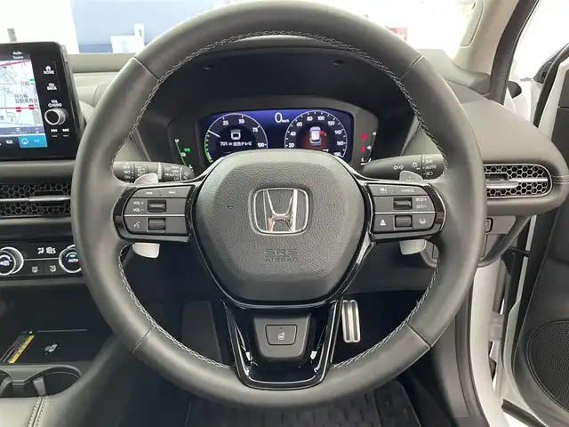ホンダ ＺＲ－Ｖ ハイブリッド e:HEV Z 滋賀県 2023(令5)年 0.7万km プラチナホワイトパール 純正９インチナビ/(Bluetooth/フルセグTV/ラジオ)/ETC2.0/電動格納ミラー/純正前後ドライブレコーダー(SDなし)/全方位カメラ/クリアランスソナー/パワーバックドア/ワイヤレス充電/ステアリングリモコン/シートメモリー/シートヒーター(D/N)/LEDライト/プッシュスタート/純正１８インチアルミホイール
