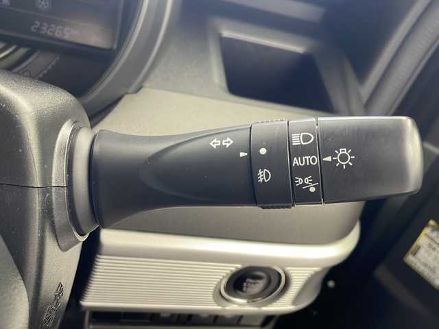 スズキ スペーシア ギア HYBRID XZターボ 岐阜県 2023(令5)年 2.4万km クールカーキパールメタリック/ガンメタリック2トーン 前後録画機能付きデジタルインナーミラー/スズキセーフティーサポート/・デュアルセンサーブレーキサポート/・ハイビームアシスト/・誤発進抑制機能/・車線逸脱警報機能/・ふらつき警報機能/・先行車発進お知らせ機能/・後退時ブレーキサポート/・後方誤発進抑制機能/・アダプティブクルーズコントロール/全方位カメラ/純正ナビ/BT/フルセグTV/CD/DVD/USB/スズキコネクト/コーナーセンサー/両側パワースライドドア/ターボ/パドルシフト/スマートキー/プッシュスタート/スペアキー/シートヒーター（運転席/助手席）/革ステアリング/ステアリングスイッチ/ETC/フォグランプ/純正アルミホイール/純正フロアマット/純正ドアバイザー/LEDヘッドライト