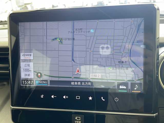 スズキ スペーシア ギア HYBRID XZターボ 岐阜県 2023(令5)年 2.4万km クールカーキパールメタリック/ガンメタリック2トーン 前後録画機能付きデジタルインナーミラー/スズキセーフティーサポート/・デュアルセンサーブレーキサポート/・ハイビームアシスト/・誤発進抑制機能/・車線逸脱警報機能/・ふらつき警報機能/・先行車発進お知らせ機能/・後退時ブレーキサポート/・後方誤発進抑制機能/・アダプティブクルーズコントロール/全方位カメラ/純正ナビ/BT/フルセグTV/CD/DVD/USB/スズキコネクト/コーナーセンサー/両側パワースライドドア/ターボ/パドルシフト/スマートキー/プッシュスタート/スペアキー/シートヒーター（運転席/助手席）/革ステアリング/ステアリングスイッチ/ETC/フォグランプ/純正アルミホイール/純正フロアマット/純正ドアバイザー/LEDヘッドライト