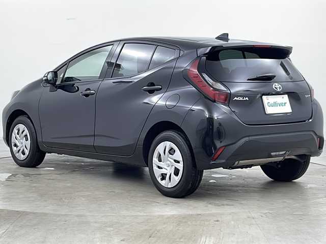 トヨタ アクア G 道央・札幌 2024(令6)年 1.8万km ブラックマイカ ・4WD/・寒冷地仕様/・純正ディスプレイオーディオ&BT&USB&Apple Car Play&Android Auto/・バックカメラ/・Toyota　Safety　Sense/・レーントレーシングアシスト/・ふらつき警報/・プリクラッシュセーフティ/・クリアランスソナー/・ロードサインアシスト/・先行車発進告知/・後退速度抑制/・フロントワイパーデアイサー/・ドアミラーヒーター/・AC100V/・アダプティブクルーズコントロール/・LEDヘッドライト/・オートライト/・オートマチックハイビーム/・純正前方ドライブレコーダー/・ETC
