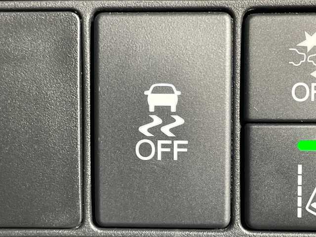 ホンダ ステップワゴン スパーダ クルスピセンシング 山形県 2020(令2)年 2.3万km プレミアムスパークルブラックパール 純正9型メモリーナビゲーション【VXM-227VFNi】/フルセグ　CD DVD　AM FM SD　MUSICRACK　USB　iPod　Bluetooth　/純正後席フリップダウンモニター【VM-185EN】/マルチビューカメラシステム/ブラックスタイル/わくわくゲート/両側電動スライドドア【サンシェード】/ホンダセンシング/CMBS衝突軽減ブレーキ/アダブティブクルーズコントロール/LKAS車線維持支援システム/路外逸脱抑制機能/誤発進抑制機能/先行車発進お知らせ機能/標識認識機能/歩行者事故低減ステアリング/ビルトインETC2.0/純正前後ドライブレコーダー/アイドリングストップ/革巻きステアリング/パドルシフト/プラズマクラスター付きトリプルゾーンオートエアコン/スポーツペダル/超高機能付LED式マップランプ/合皮コンビシート/前席シートバックテーブル/前席シートヒーター/プッシュスタート/スマートキー/LEDヘッドランプ/LEDフロントフォグランプ/オートライト/純正サイド/リアスポイラー/純正17インチアルミホイール/スペアキー