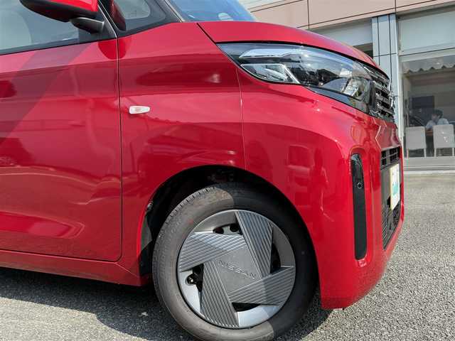 日産 ルークス S 大分県 2025(令7)年 0.1万km スパークリングレッドM 先進安全装備/・インテリジェントエマージェンシーブレーキ/・踏み間違い衝突防止アシスト/・車線逸脱防止支援システム/・前方衝突予測警報/・ふらつき警報/・標識検知機能/純正9型ナビ・フルセグTV/バックビューモニター/（ディスプレイ付ルームミラー）/ETC2.0/Bluetoothオーディオ/LEDヘッドライト/キーレスキー/スペアキー/スライドドアオートクローザー/　（助手席側）/フロントコーナーセンサー/バックソナー/純正フロアマット/電動格納ミラー/車両取説+ナビ取説