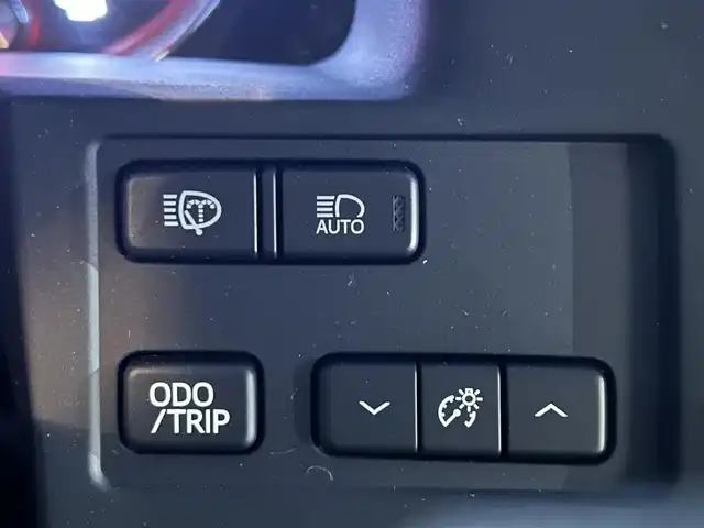 トヨタ クラウン アスリート G 茨城県 2013(平25)年 5.1万km プレシャスシルバー 純正HDDナビ（AM/FM/Bluetooth/CD・CDチェンジャー/USB/ワンセグTV）/純正ビルトインETC/クルーズコントロール/スマートキー/前席パワーシート/前席シートヒーター＆エアシート/純正フロアマット/純正18インチAW/前後ドライブレコーダー/オートライト/前後コーナーセンサー