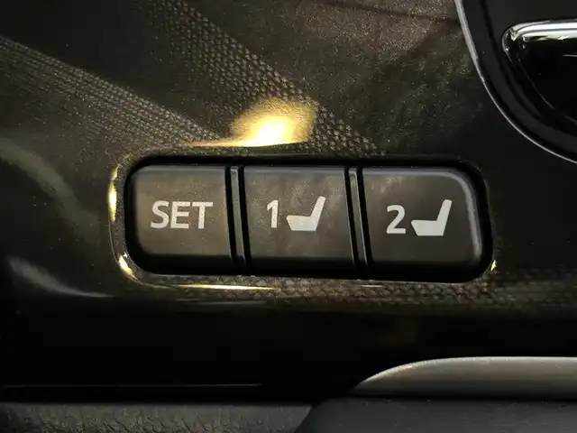 トヨタ クラウン アスリート G 茨城県 2013(平25)年 5.1万km プレシャスシルバー 純正HDDナビ（AM/FM/Bluetooth/CD・CDチェンジャー/USB/ワンセグTV）/純正ビルトインETC/クルーズコントロール/スマートキー/前席パワーシート/前席シートヒーター＆エアシート/純正フロアマット/純正18インチAW/前後ドライブレコーダー/オートライト/前後コーナーセンサー