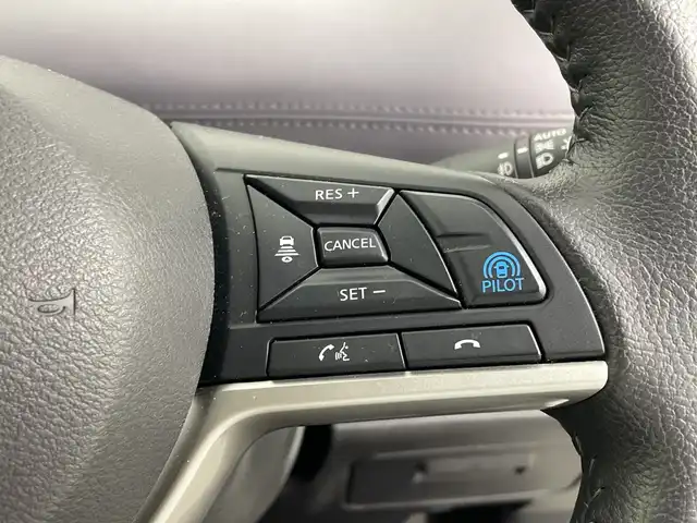 日産 セレナ e－パワー ハイウェイスター V 群馬県 2022(令4)年 2.5万km ブリリアントホワイトパール 純正１０型ナビ　純正１１型後席モニター　全周囲カメラ　アダプティブクルーズコントロール　レーンキープアシスト　衝突被害軽減ブレーキ　オートマチックハイビーム　ドライブレコーダー　ＥＴＣ　ＬＥＤ　禁煙車