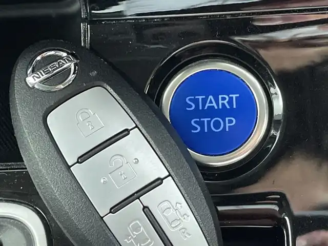 日産 セレナ e－パワー ハイウェイスター V 群馬県 2022(令4)年 2.5万km ブリリアントホワイトパール 純正１０型ナビ　純正１１型後席モニター　全周囲カメラ　アダプティブクルーズコントロール　レーンキープアシスト　衝突被害軽減ブレーキ　オートマチックハイビーム　ドライブレコーダー　ＥＴＣ　ＬＥＤ　禁煙車