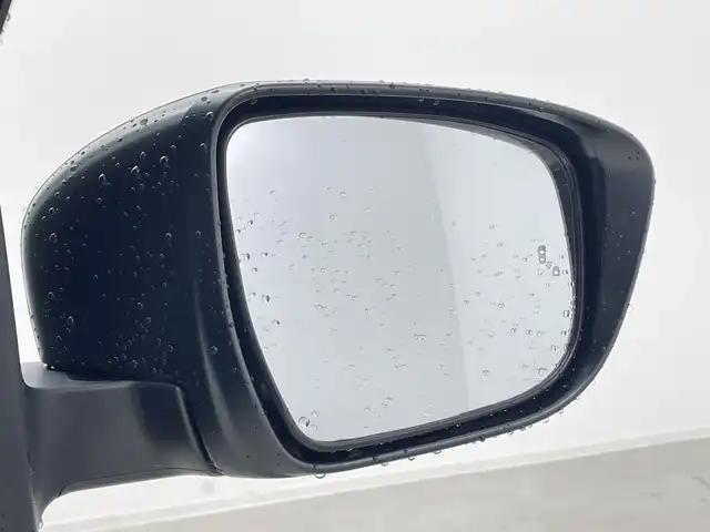 日産 セレナ e－パワー ハイウェイスター V 群馬県 2022(令4)年 2.5万km ブリリアントホワイトパール 純正１０型ナビ　純正１１型後席モニター　全周囲カメラ　アダプティブクルーズコントロール　レーンキープアシスト　衝突被害軽減ブレーキ　オートマチックハイビーム　ドライブレコーダー　ＥＴＣ　ＬＥＤ　禁煙車