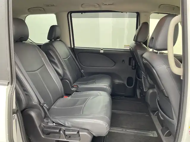 日産 セレナ e－パワー ハイウェイスター V 群馬県 2022(令4)年 2.5万km ブリリアントホワイトパール 純正１０型ナビ　純正１１型後席モニター　全周囲カメラ　アダプティブクルーズコントロール　レーンキープアシスト　衝突被害軽減ブレーキ　オートマチックハイビーム　ドライブレコーダー　ＥＴＣ　ＬＥＤ　禁煙車