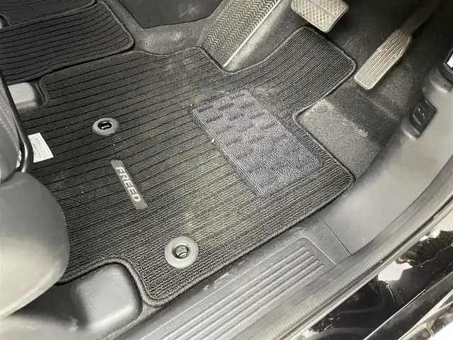 ホンダ フリード G ホンダセンシング 茨城県 2017(平29)年 1.8万km プレミアムスパークルブラックパール 純正ナビ/Bluetooth/ワンセグ/CD/DVD/AM/FM/フリップダウンモニター/前後ドラレコ/両側パワースライドドア/コンフォートビューパッケージ/ビルトインETC/バックカメラ/レーダークルーズコントロール/レーンキープアシスト/LEDヘッドライト/オートライト