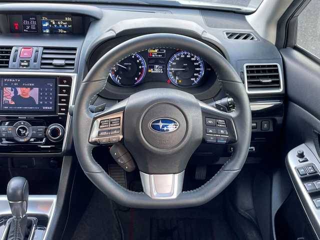 スバル レヴォーグ 1．6GT アイサイト 東京都 2015(平27)年 5.1万km クリスタルホワイトP 純正SDナビ　型式：CN-LR700D/【TV/DVD/CD/USB】/バックカメラ/ETC/アイサイト/車線逸脱警報装置/レーダークルーズコントロール/パドルシフト/プッシュスタート/スマートキー×2/D/N席パワーシート/ステアリングスイッチ/ドライブレコーダー