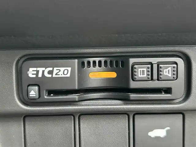 ホンダ ＺＲ－Ｖ ハイブリッド e:HEV Z 愛媛県 2022(令4)年 1.8万km ワイン 禁煙車/登録時走行距離:17952km/純正9型ナビ/フルセグTV/ハンズフリーパワーバックドア/全周囲カメラ/ビルトインETC2.0/アダプティブクルーズコントロール/コーナーセンサー/ホンダセンシング/・衝突軽減ブレーキ/・前後誤発進抑制機能/・車線維持支援システム/・先行車発進お知らせ機能/・標識認識機能/・オートハイビーム/・ブラインドスポットモニター/・後退出庫サポート/LEDヘッドランプ/革巻きステアリング/ステアリングヒーター/パドルシフト/本革シート/前席パワーシート/シートヒーター/運転席ポジションメモリー/純正18インチアルミホイール/スマートキーシステム