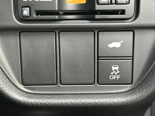 ホンダ ＺＲ－Ｖ ハイブリッド e:HEV Z 愛媛県 2022(令4)年 1.8万km ワイン 禁煙車/登録時走行距離:17952km/純正9型ナビ/フルセグTV/ハンズフリーパワーバックドア/全周囲カメラ/ビルトインETC2.0/アダプティブクルーズコントロール/コーナーセンサー/ホンダセンシング/・衝突軽減ブレーキ/・前後誤発進抑制機能/・車線維持支援システム/・先行車発進お知らせ機能/・標識認識機能/・オートハイビーム/・ブラインドスポットモニター/・後退出庫サポート/LEDヘッドランプ/革巻きステアリング/ステアリングヒーター/パドルシフト/本革シート/前席パワーシート/シートヒーター/運転席ポジションメモリー/純正18インチアルミホイール/スマートキーシステム