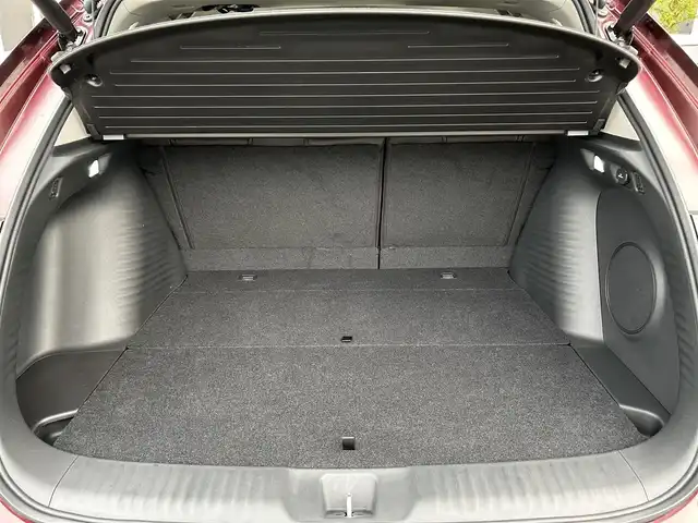 ホンダ ＺＲ－Ｖ ハイブリッド e:HEV Z 愛媛県 2022(令4)年 1.8万km ワイン 禁煙車/登録時走行距離:17952km/純正9型ナビ/フルセグTV/ハンズフリーパワーバックドア/全周囲カメラ/ビルトインETC2.0/アダプティブクルーズコントロール/コーナーセンサー/ホンダセンシング/・衝突軽減ブレーキ/・前後誤発進抑制機能/・車線維持支援システム/・先行車発進お知らせ機能/・標識認識機能/・オートハイビーム/・ブラインドスポットモニター/・後退出庫サポート/LEDヘッドランプ/革巻きステアリング/ステアリングヒーター/パドルシフト/本革シート/前席パワーシート/シートヒーター/運転席ポジションメモリー/純正18インチアルミホイール/スマートキーシステム