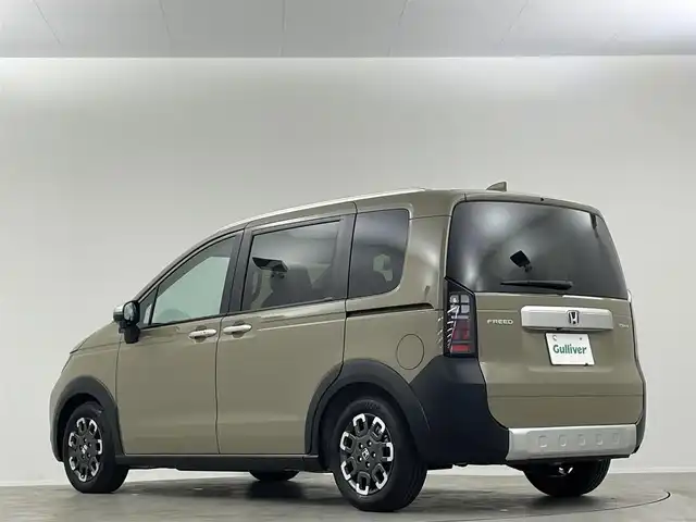 ホンダ フリード ハイブリット e:HEV クロスター 埼玉県 2025(令7)年 0.1千km ベージュ 登録済未使用車　両側パワースライドドア シートヒーター BSM LEDヘッドライト 衝突被害軽減 アダプティブクルーズコントロール　USB　スマートキー　フルフラット　ルーフレール　純正１５インチアルミホイール　禁煙車