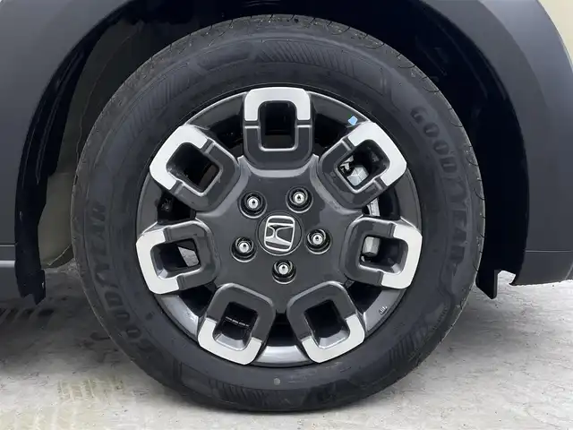 ホンダ フリード ハイブリット e:HEV クロスター 埼玉県 2025(令7)年 0.1千km ベージュ 登録済未使用車　両側パワースライドドア シートヒーター BSM LEDヘッドライト 衝突被害軽減 アダプティブクルーズコントロール　USB　スマートキー　フルフラット　ルーフレール　純正１５インチアルミホイール　禁煙車