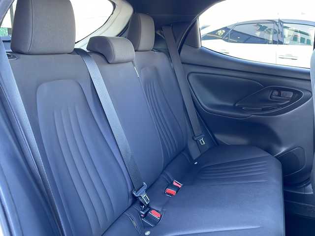 トヨタ ヤリス G 宮城県 2021(令3)年 3.8万km ホワイトパールクリスタルシャイン 禁煙車/ディスプレイオーディオ/バックカメラ/ドライブレコーダー/衝突軽減防止装置/横滑り防止装置/レーンキープアシスト/コーナーセンサー/オートマチックハイビーム/Bluetooth/USB入力端子/スマートキー/プッシュスタート