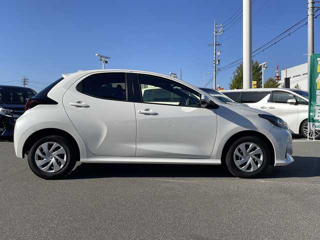 トヨタ ヤリス G 宮城県 2021(令3)年 3.8万km ホワイトパールクリスタルシャイン 禁煙車/ディスプレイオーディオ/バックカメラ/ドライブレコーダー/衝突軽減防止装置/横滑り防止装置/レーンキープアシスト/コーナーセンサー/オートマチックハイビーム/Bluetooth/USB入力端子/スマートキー/プッシュスタート