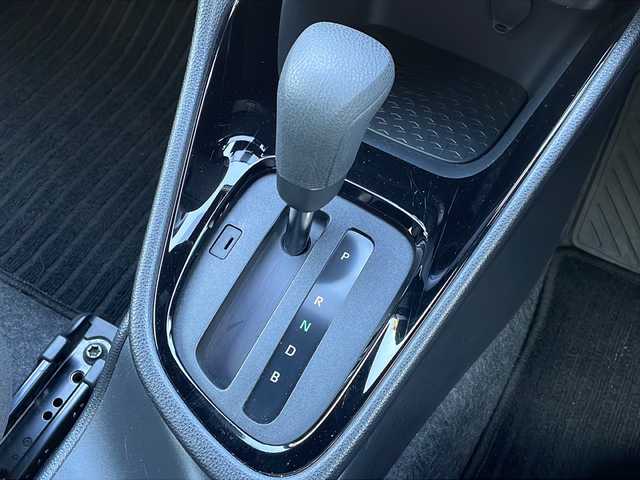 トヨタ ヤリス G 宮城県 2021(令3)年 3.8万km ホワイトパールクリスタルシャイン 禁煙車/ディスプレイオーディオ/バックカメラ/ドライブレコーダー/衝突軽減防止装置/横滑り防止装置/レーンキープアシスト/コーナーセンサー/オートマチックハイビーム/Bluetooth/USB入力端子/スマートキー/プッシュスタート